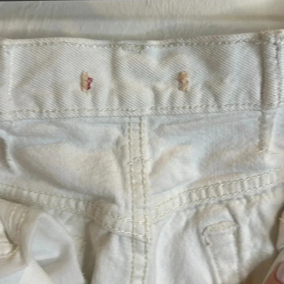 LEVI'S PREMIUM WEDGIE STRAIGHT RED TAG DISTRESSED CROPPED JEAN - Picture 10 of 10